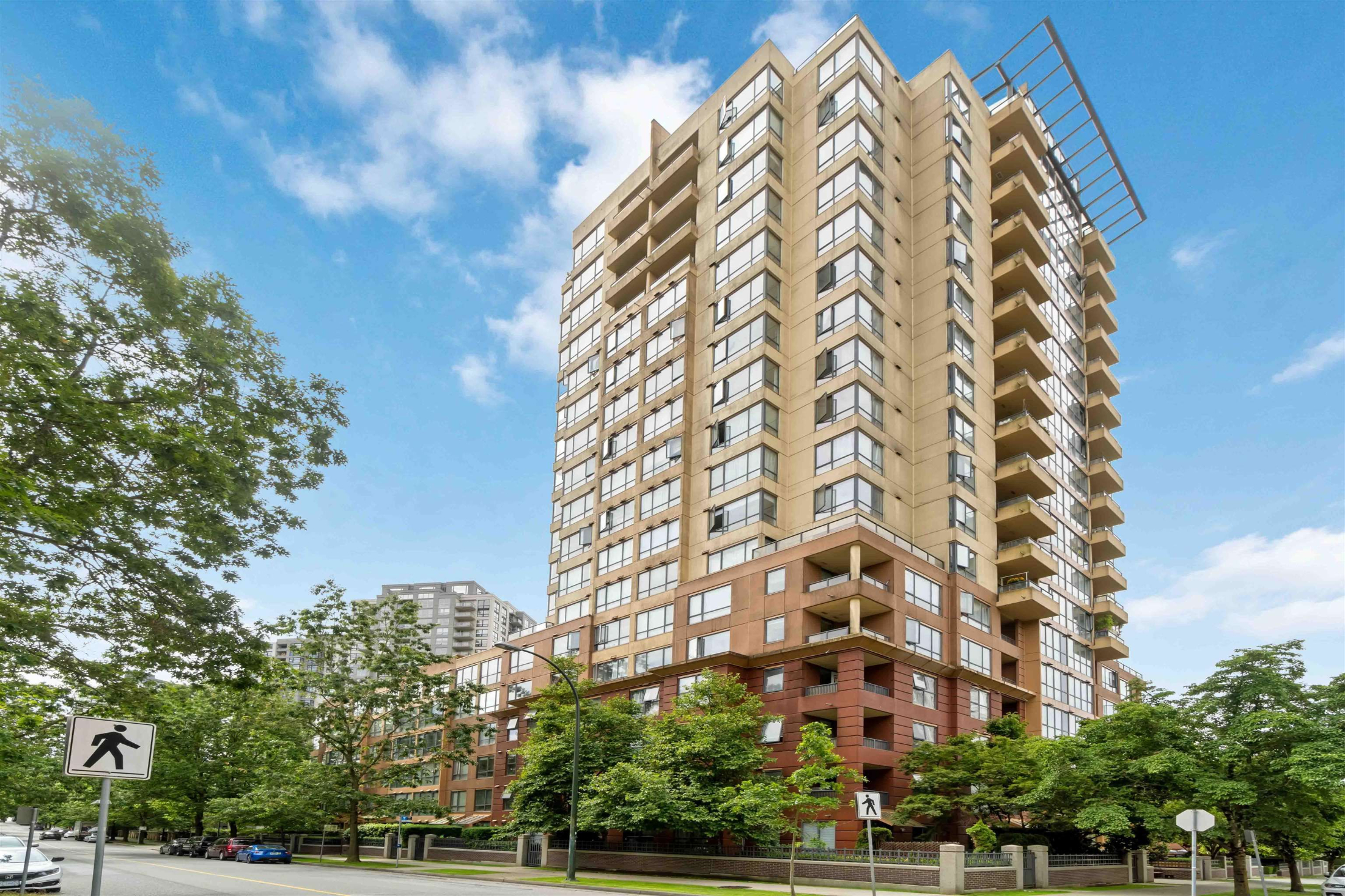 SOLD! Rare 1-Bedroom + Den Ground Floor Unit with Private Entrance in Prime Joyce-Collingwood Location